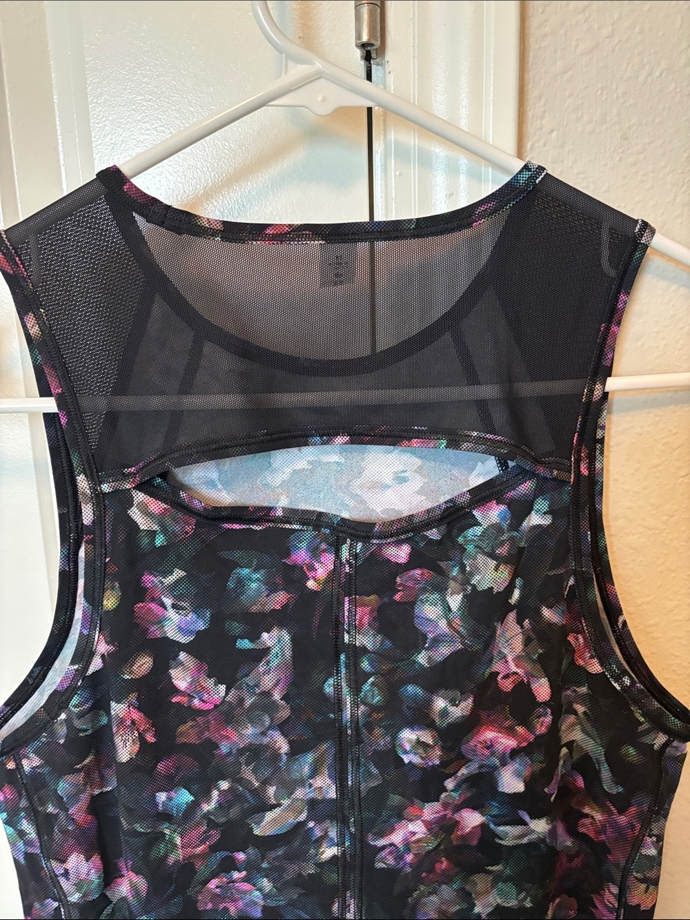 lululemon 2 Active Floral Multi Athleisure tank - Picture 6 of 11
